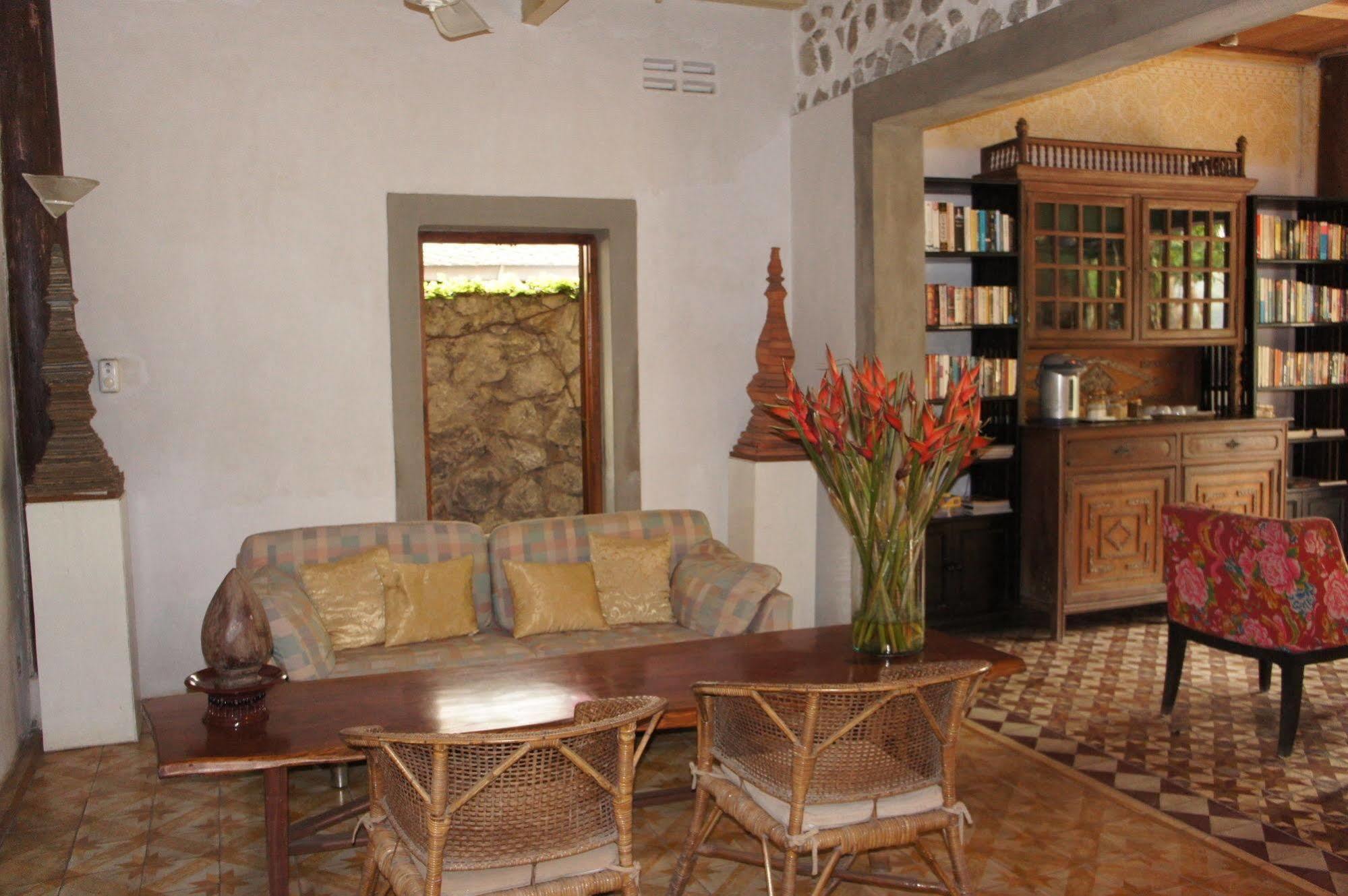 Sala Prabang Hotel Луанг Прабанг Екстериор снимка