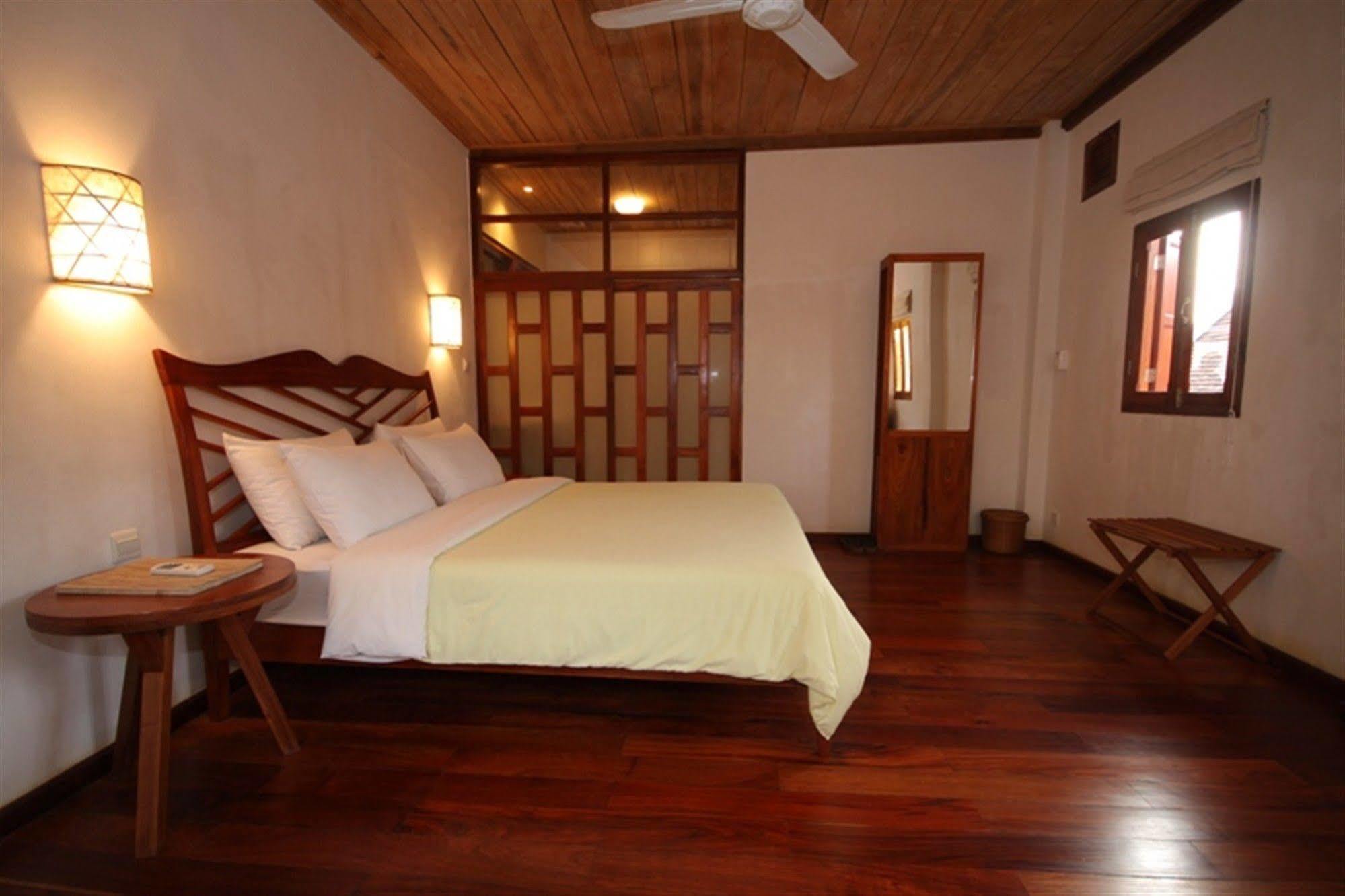 Sala Prabang Hotel Луанг Прабанг Екстериор снимка