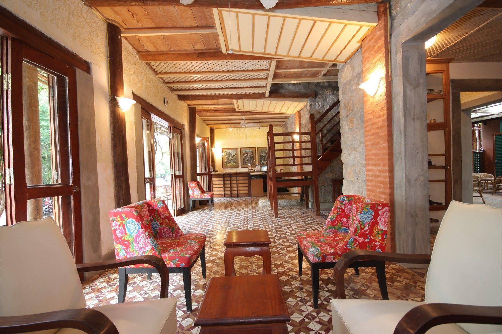 Sala Prabang Hotel Луанг Прабанг Екстериор снимка